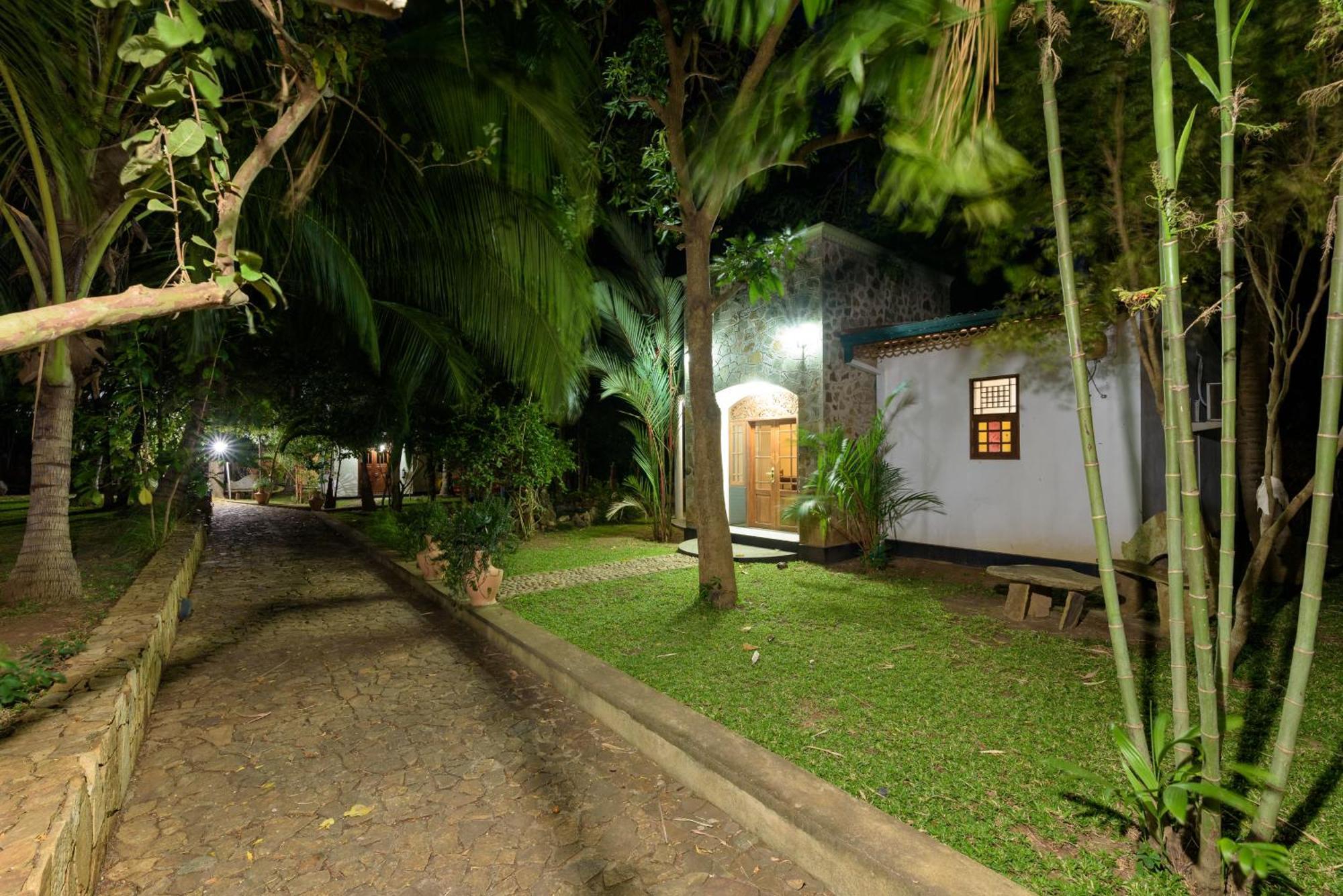 Hotel Sobana Udawalawe Exterior foto